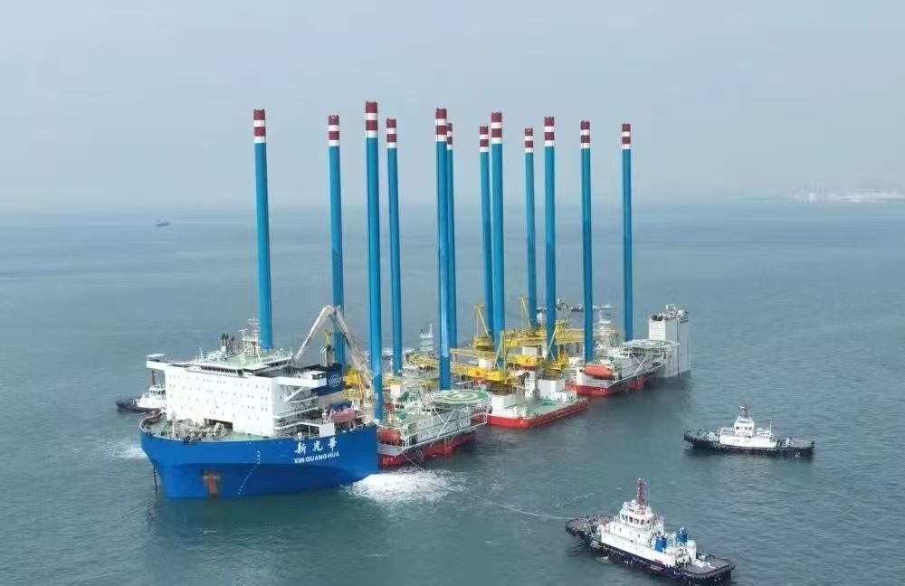 Jana Marine jack-up vessels equipped with NavDP4000 dynamic positioning control systems